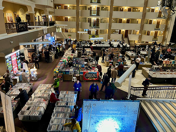 112723.apcaf1.HOTEL ATRIUM.jpg